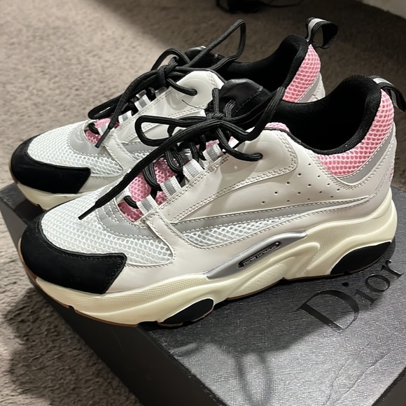 COPY - DIOR HOMME SNEAKER BLACK WHITE PINK GOOD CONDITION PRICE IS FIRM - Picture 3 of 4